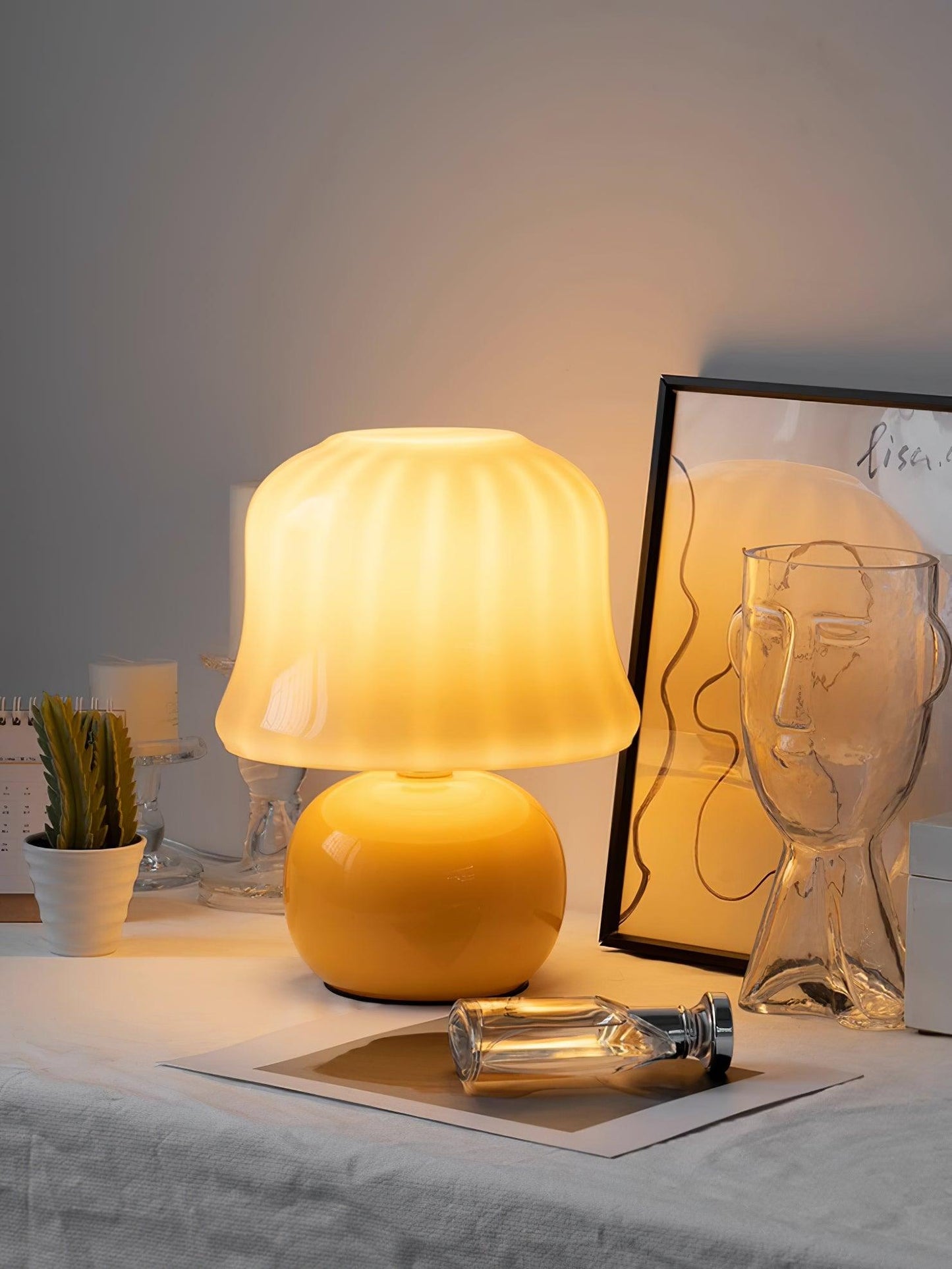 Lampe de Table Giulia Crème Champignon avec Abat-jour en Verre Émaillé