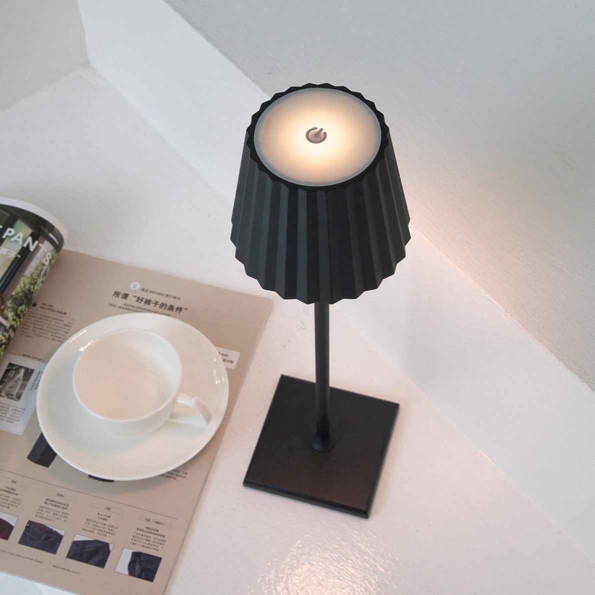 Lampe de table LED sans fil Élodie Dainty Groove Noir Minimaliste