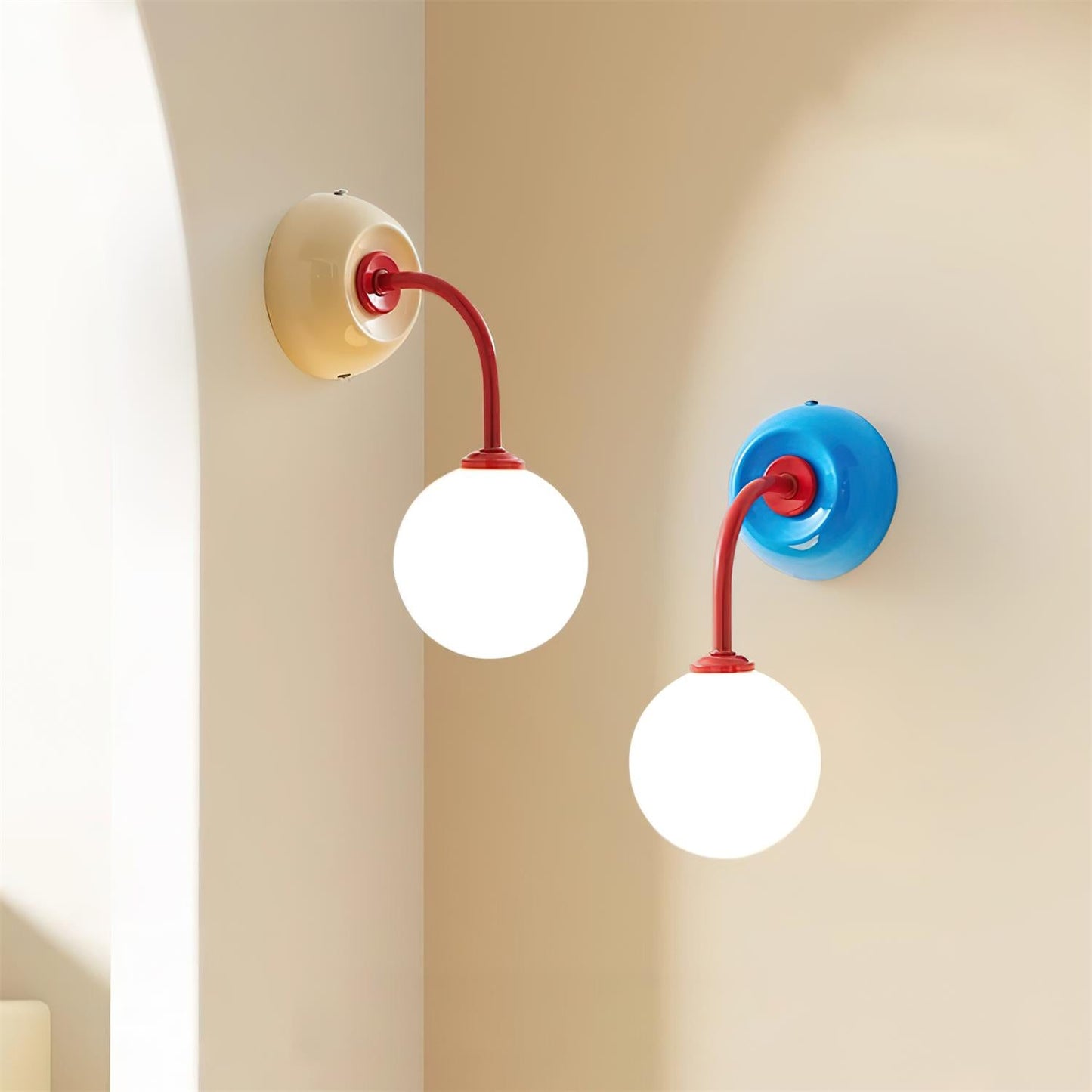 Applique murale Léonie Retro Globe avec bras incurvé