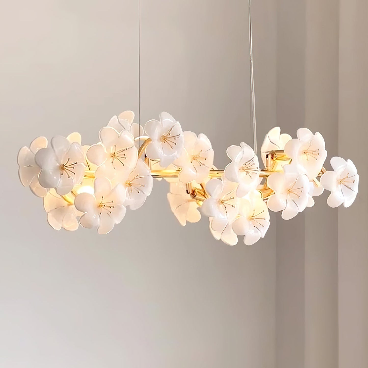 Lustre Léonie Fleurs, Délicates Fleurs en Verre avec Tiges Dorées