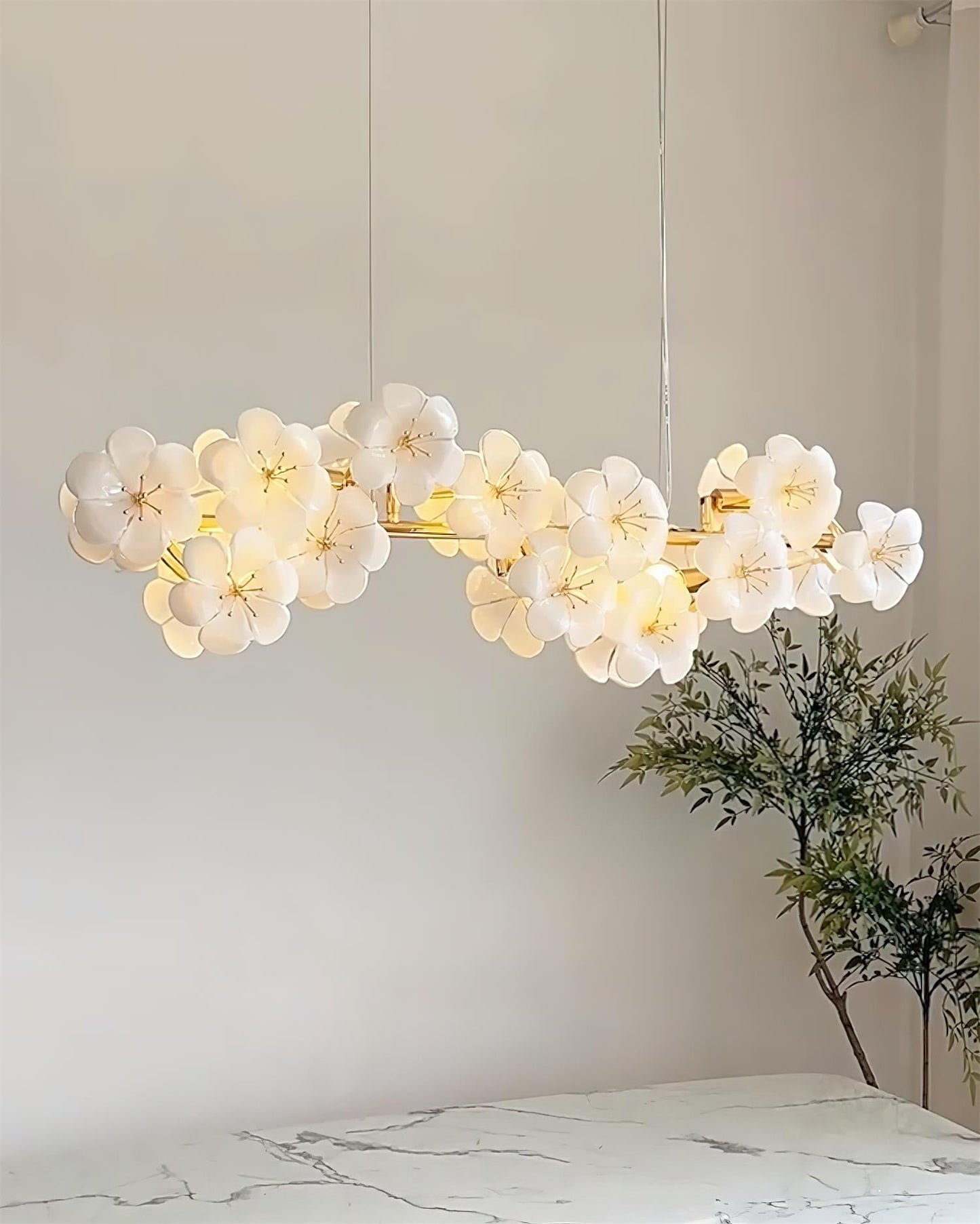 Lustre Léonie Fleurs, Délicates Fleurs en Verre avec Tiges Dorées