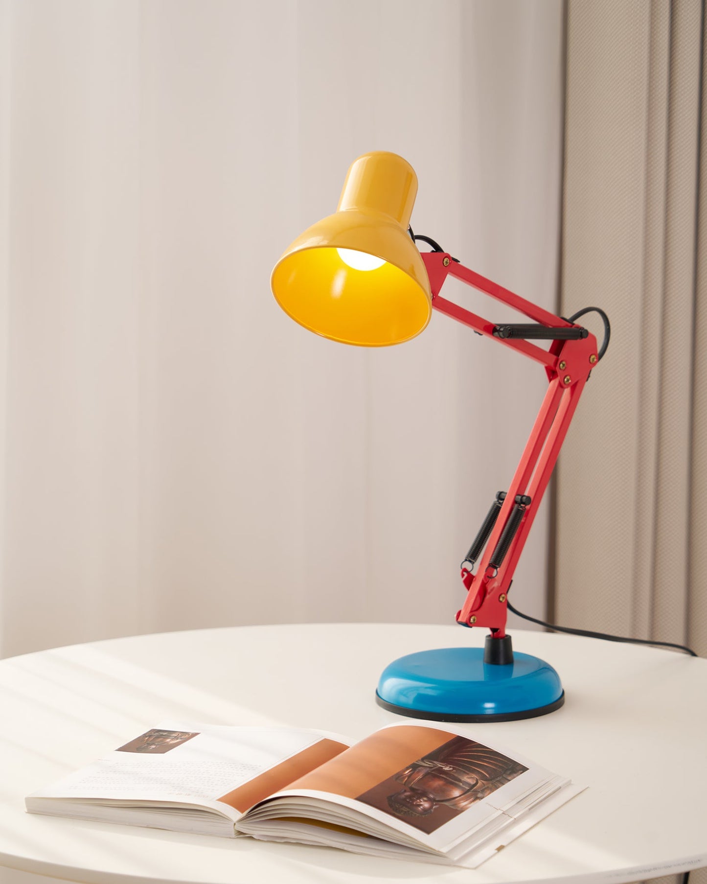 Lampe de table réglable Solène Memphis avec design color block