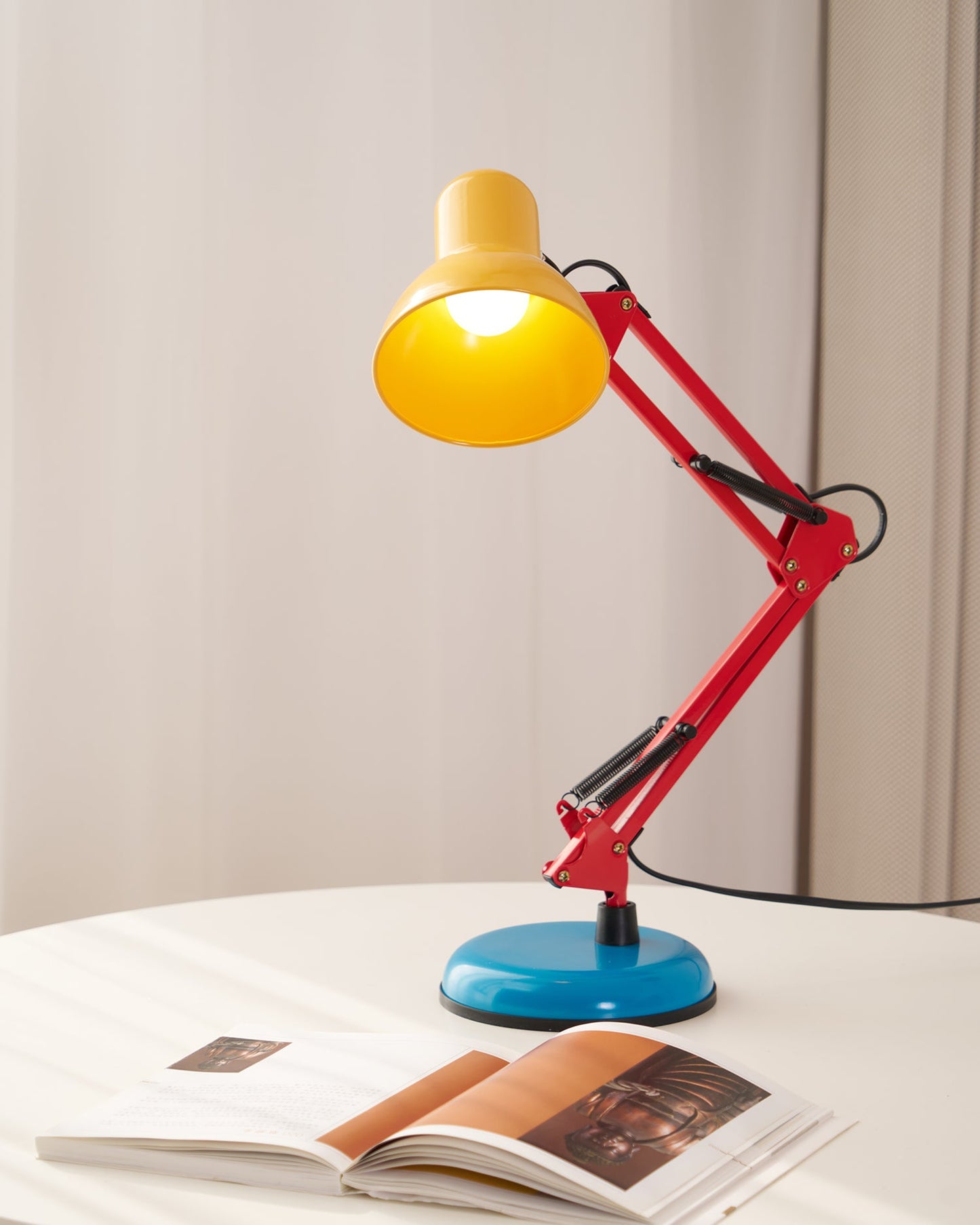 Lampe de table réglable Solène Memphis avec design color block