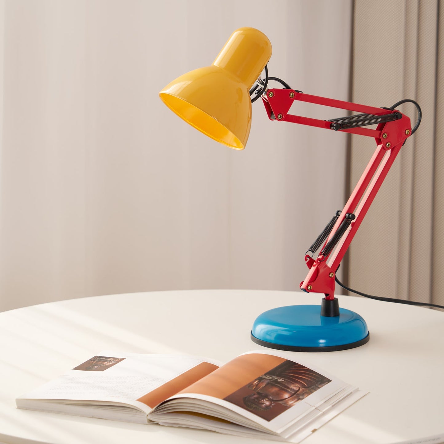 Lampe de table réglable Solène Memphis avec design color block