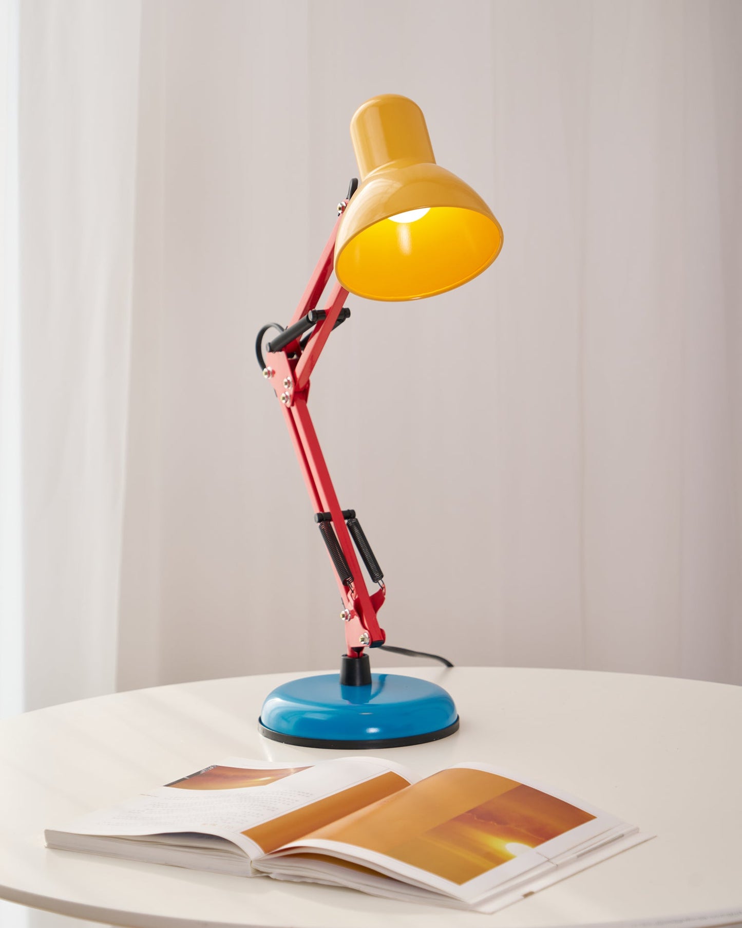 Lampe de table réglable Solène Memphis avec design color block