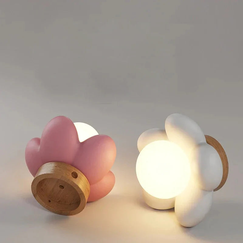 Applique Murale LED Florale en Résine Globe Fleur Élise