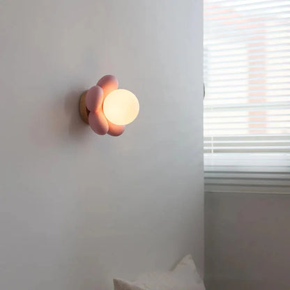 Applique Murale LED Florale en Résine Globe Fleur Élise