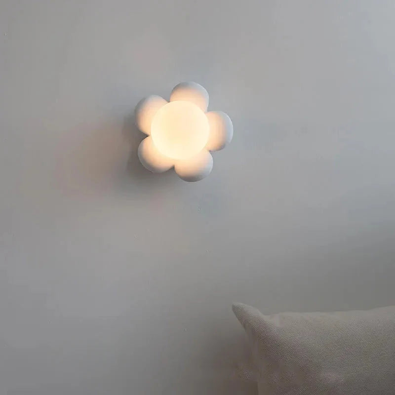 Applique Murale LED Florale en Résine Globe Fleur Élise