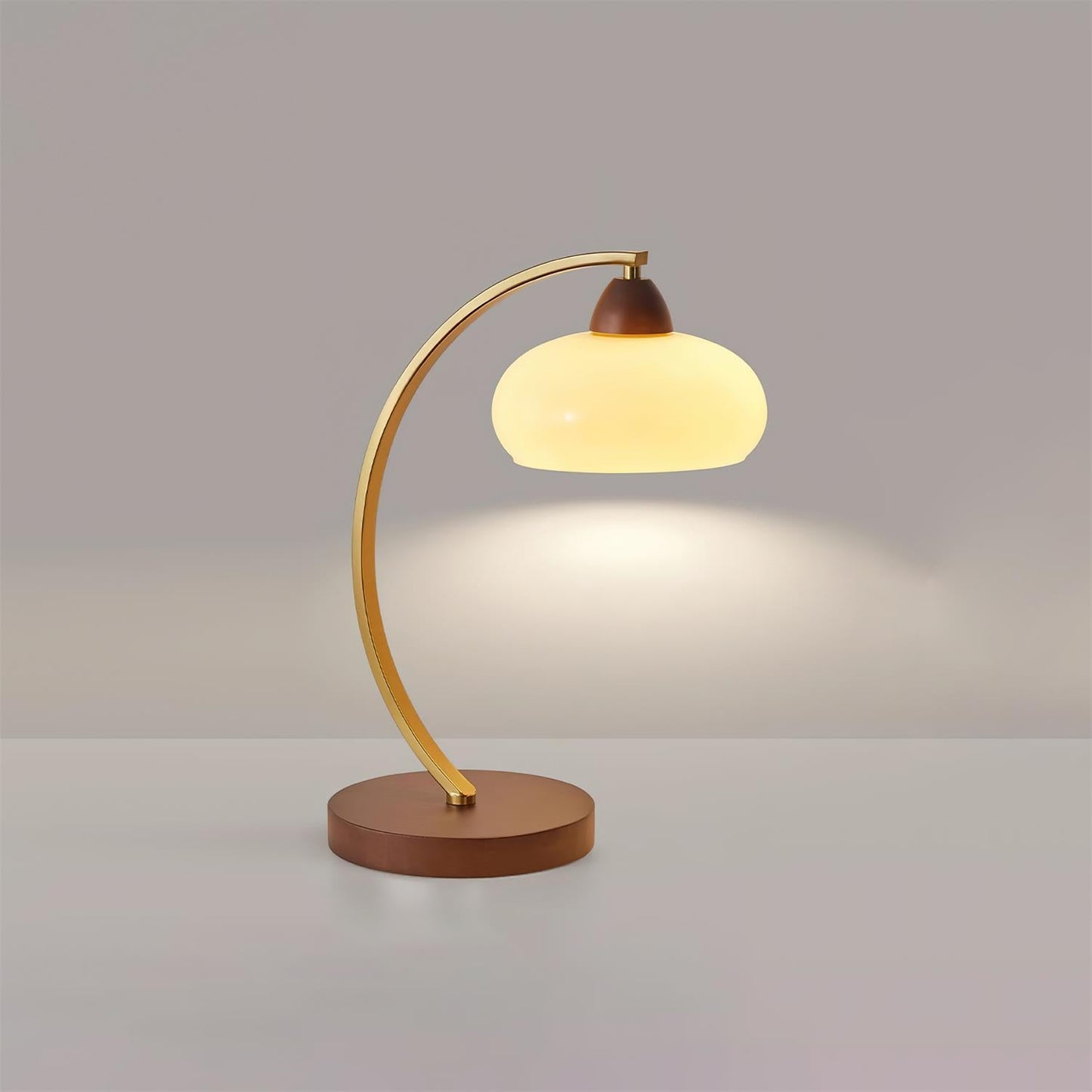 Lampe de table Lucienne en verre vintage avec base en bois