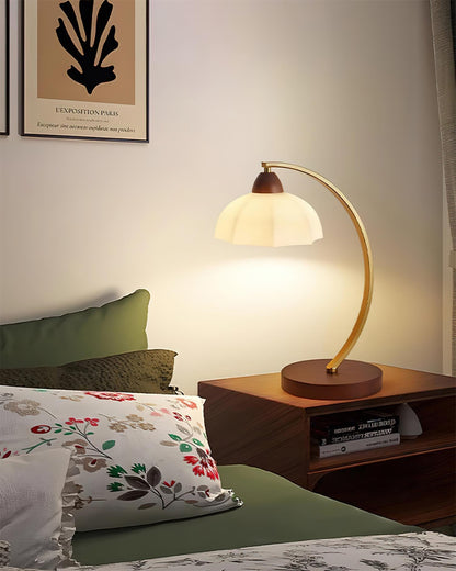 Lampe de table Lucienne en verre vintage avec base en bois