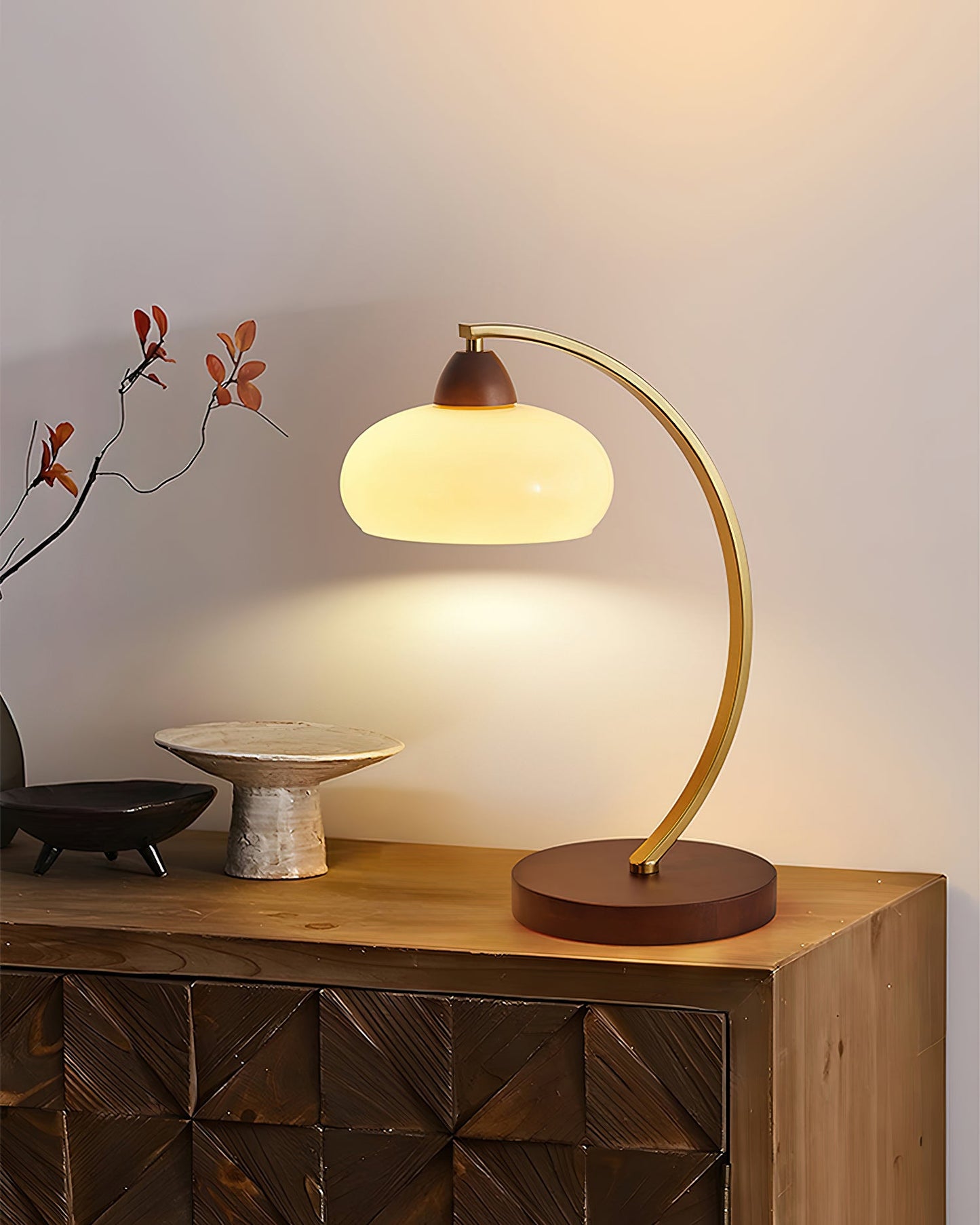 Lampe de table Lucienne en verre vintage avec base en bois