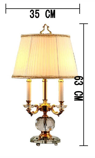 Lampe de table de luxe en cristal avec trois sources lumineuses pour intérieurs modernes