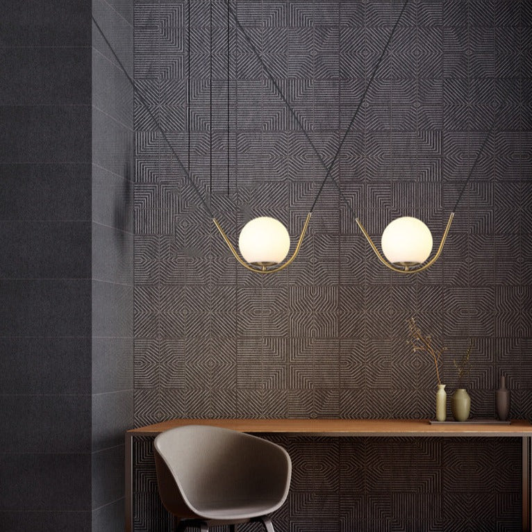 Suspension Orbe en Laiton et Verre Givré Élodie, Luminaire de Plafond Luxueux