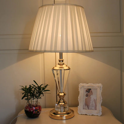Lampe de table européenne en cristal avec abat-jour en tissu classique pour la décoration intérieure