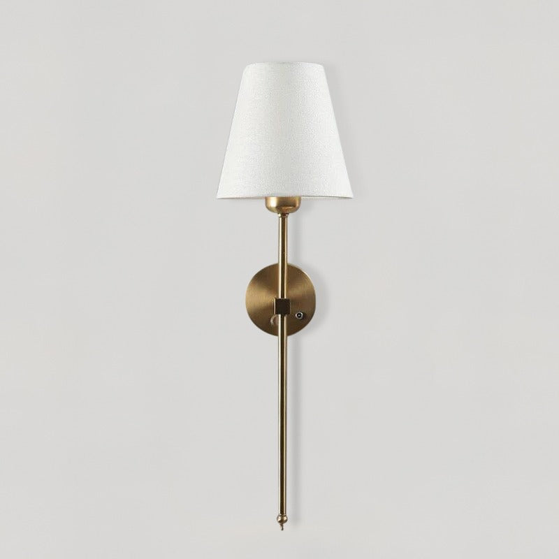 Applique murale Lucienne à abat-jour en tissu au design linéaire et moderne