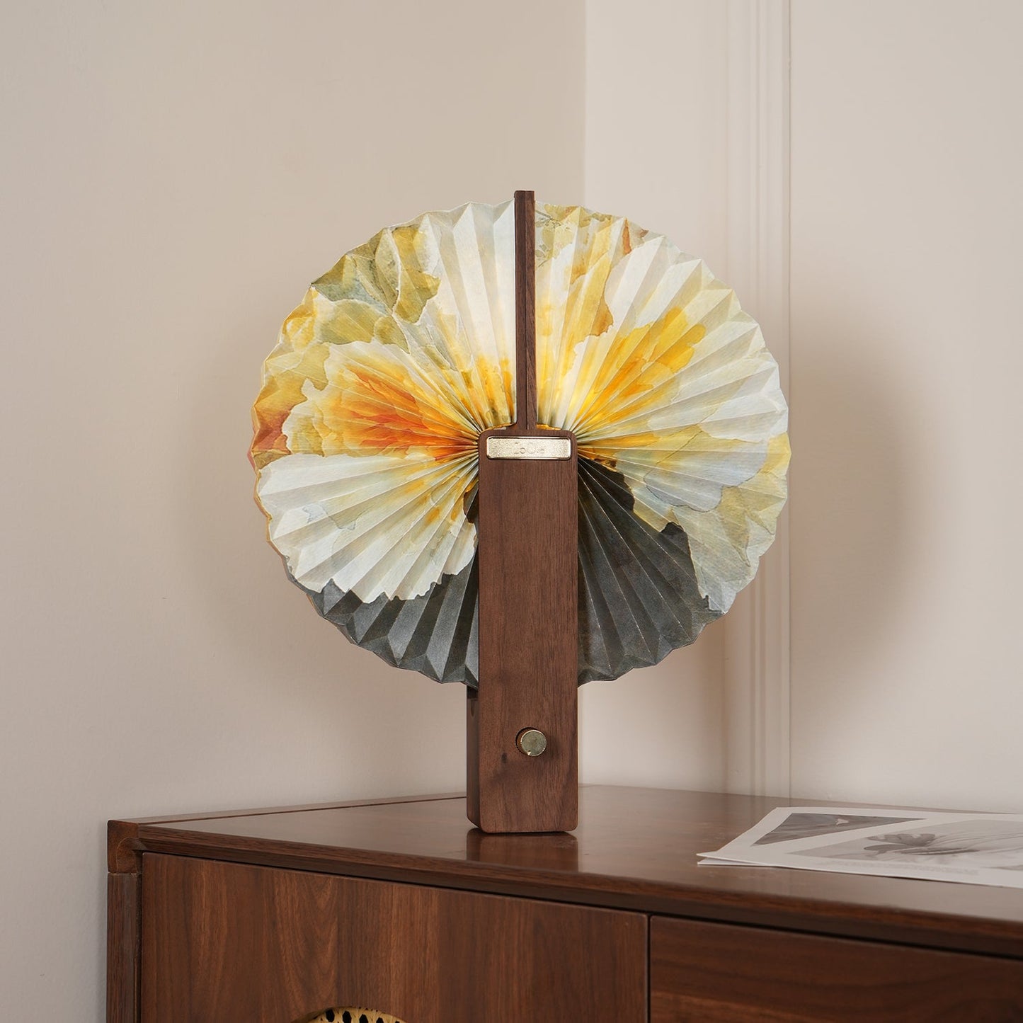 Lampe de table pliable Sophie en papier LED avec base en bois