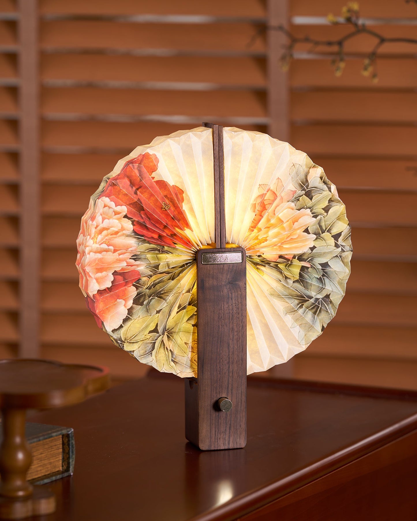 Lampe de table pliable Sophie en papier LED avec base en bois