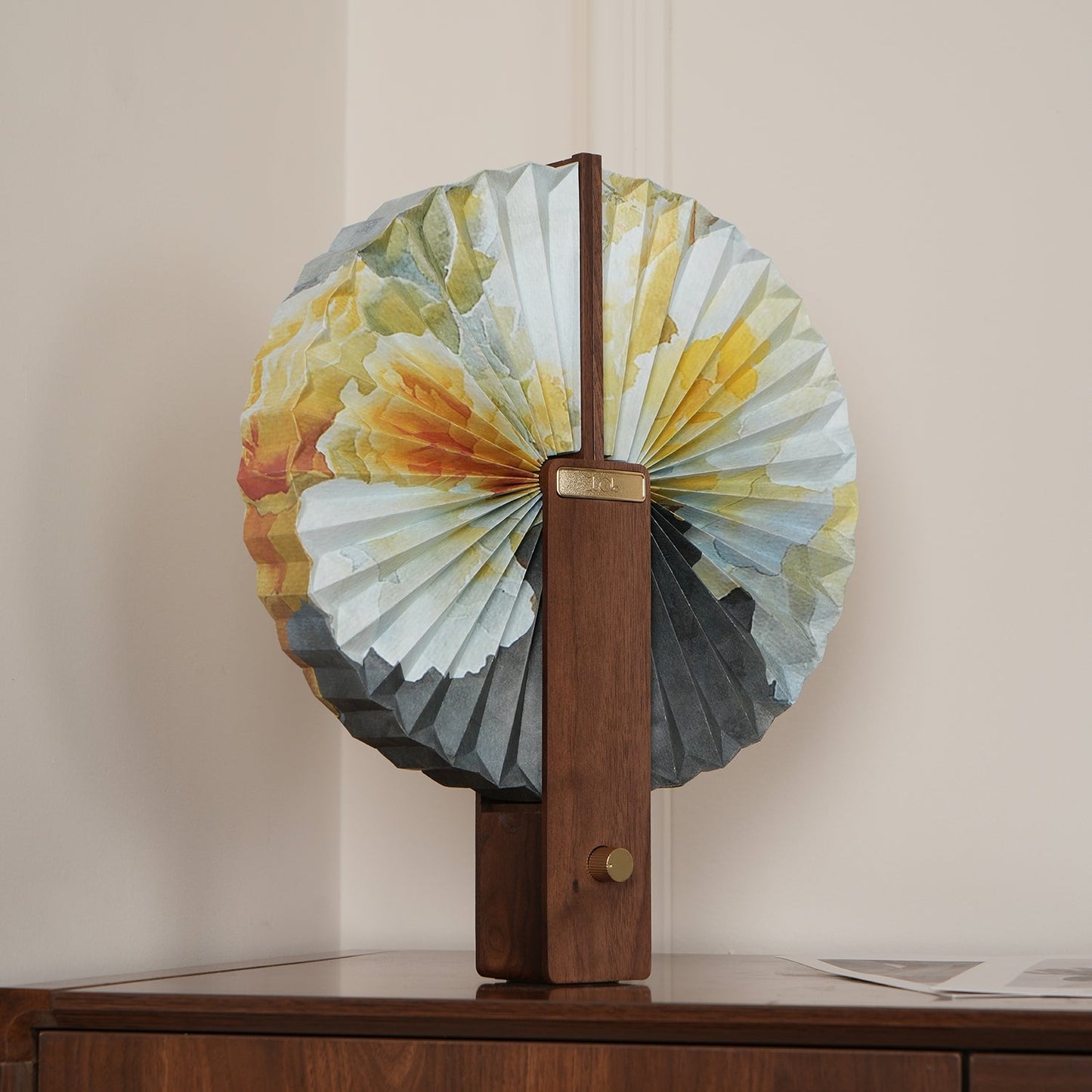 Lampe de table pliable Sophie en papier LED avec base en bois