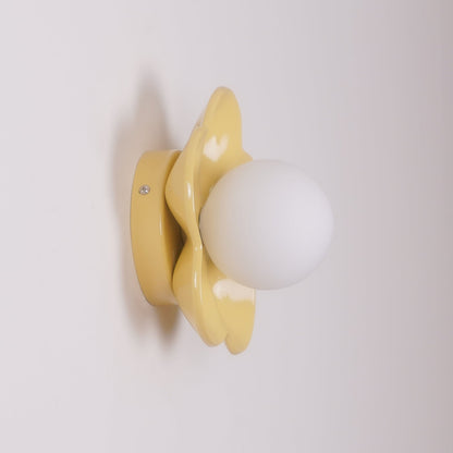 Amélie La Fleur Plug-In Wall Lamp – Whimsical Resin & Glass Decor Light