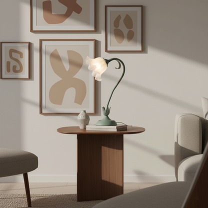 Lampe de table Isabelle Lys avec un élégant motif floral