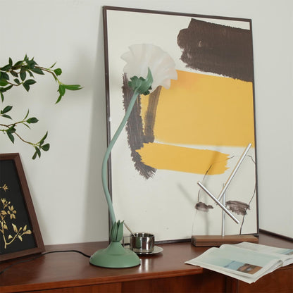 Lampe de table Isabelle Lys avec un élégant motif floral