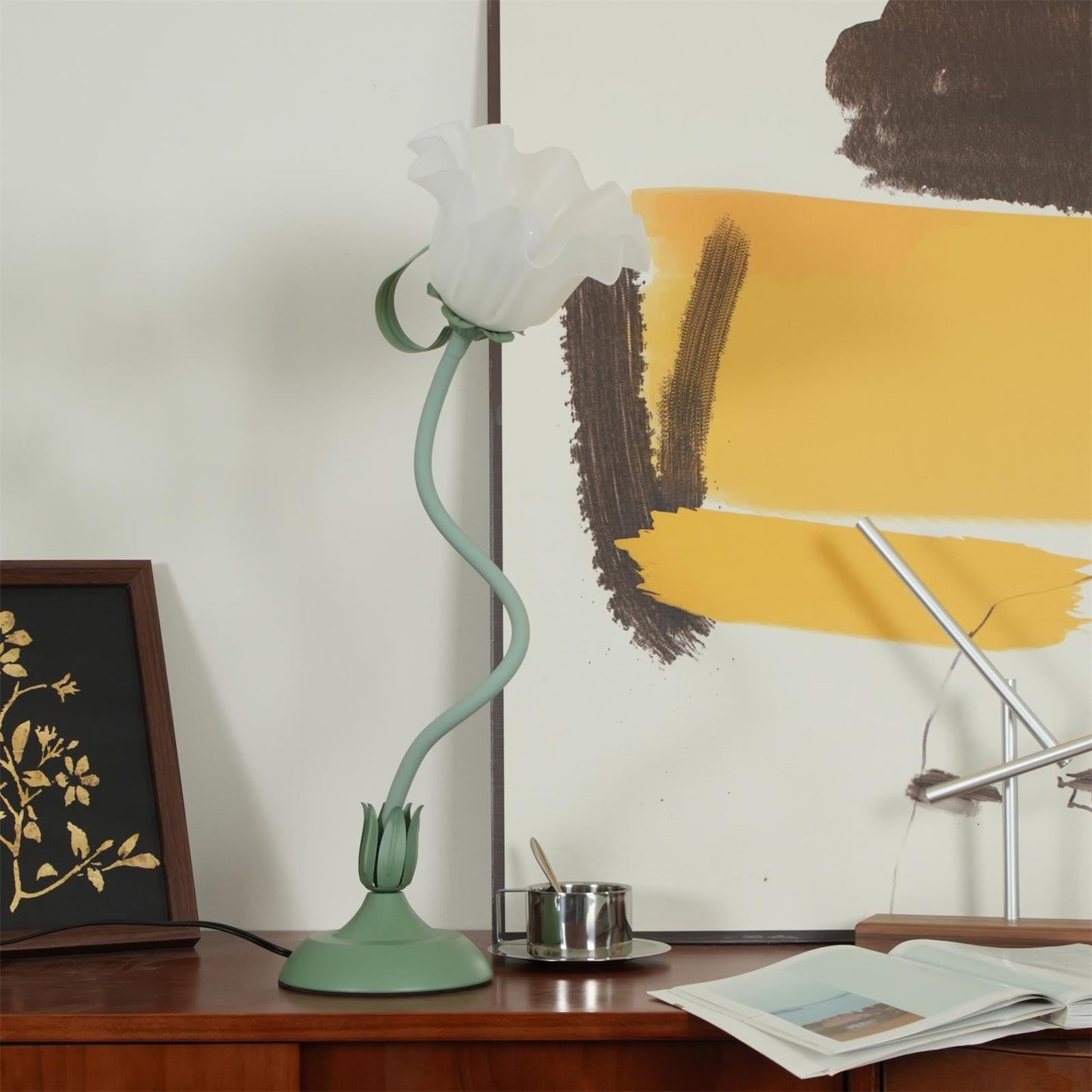 Lampe de table Isabelle Lys avec un élégant motif floral