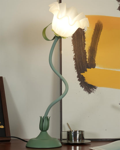 Lampe de table Isabelle Lys avec un élégant motif floral