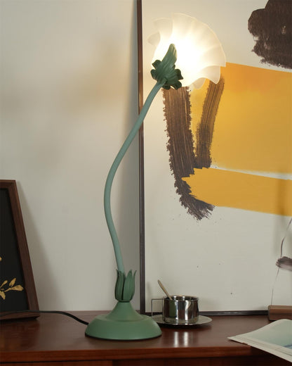 Lampe de table Isabelle Lys avec un élégant motif floral