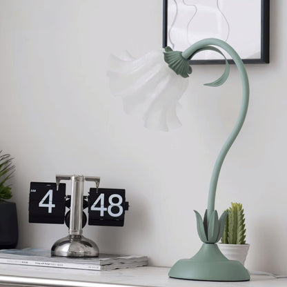 Lampe de table Isabelle Lys avec un élégant motif floral