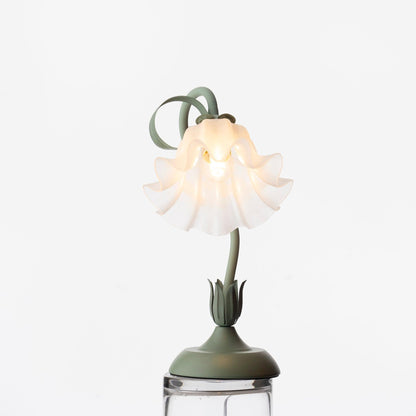 Lampe de table Isabelle Lys avec un élégant motif floral