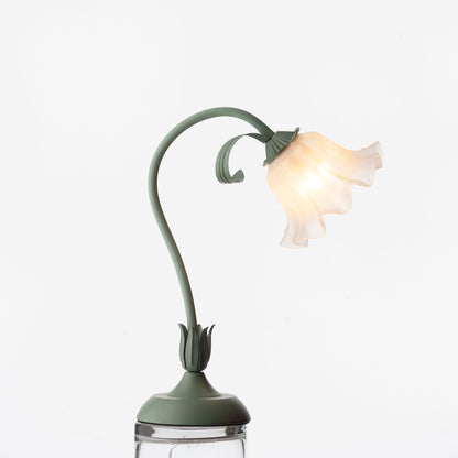 Lampe de table Isabelle Lys avec un élégant motif floral