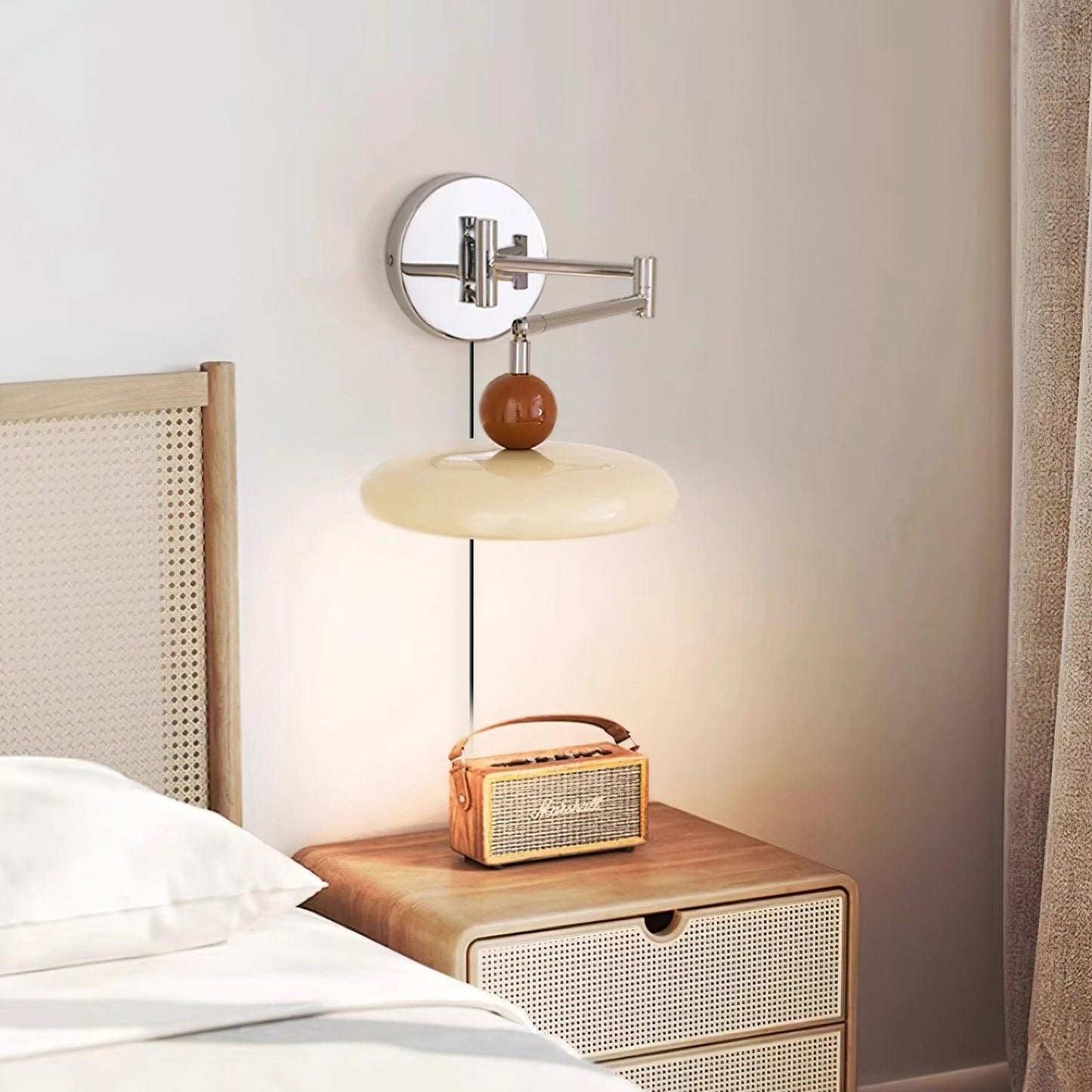 Applique Élise Loa avec Prise, Lampe Murale Moderne en Métal et Acrylique à LED