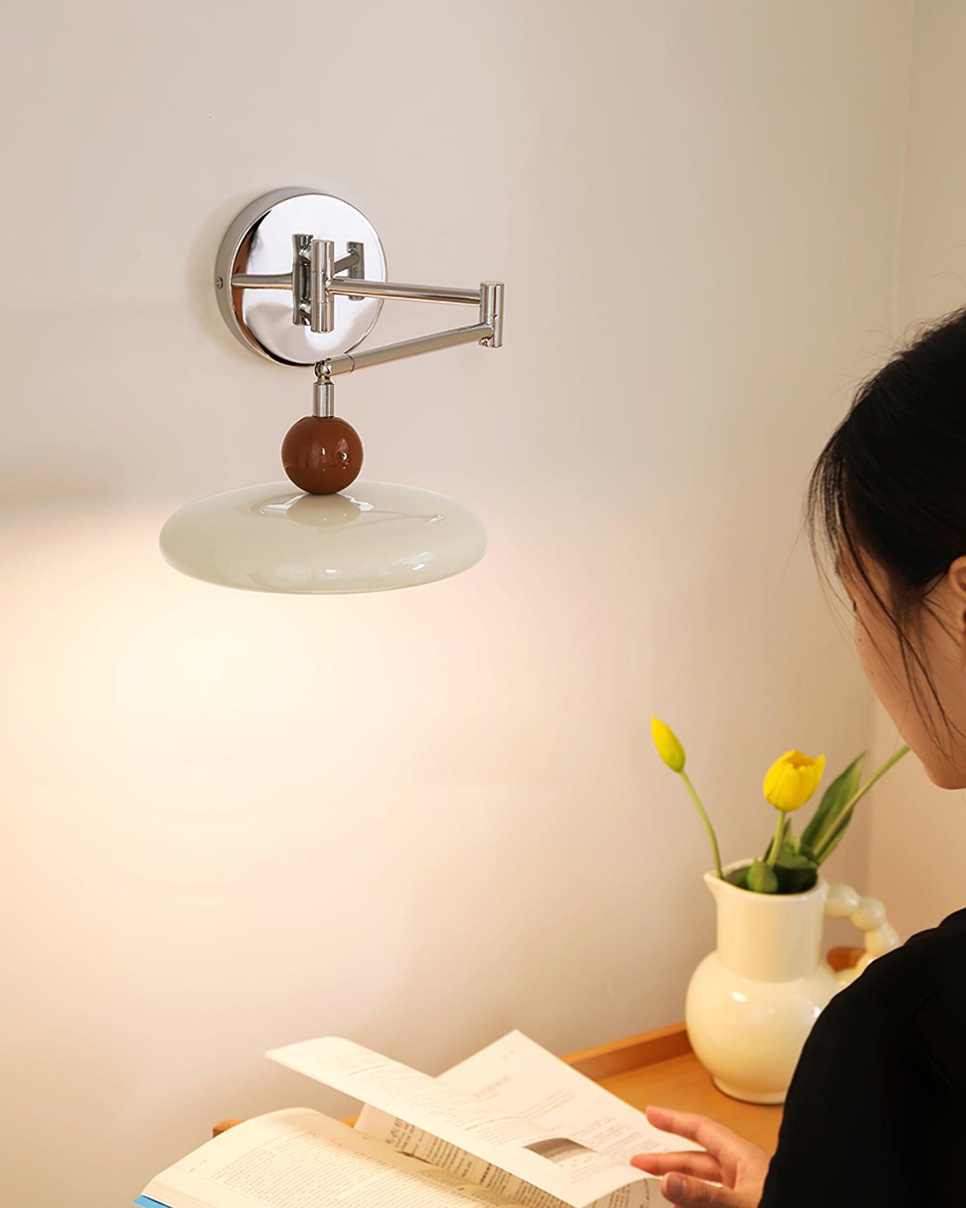 Applique Élise Loa avec Prise, Lampe Murale Moderne en Métal et Acrylique à LED