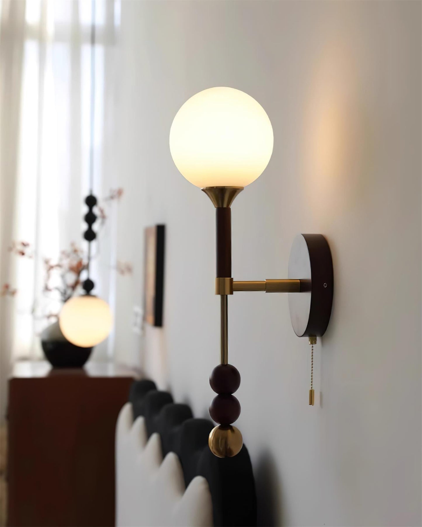 Applique murale Élodie Lolli avec globe en verre dépoli