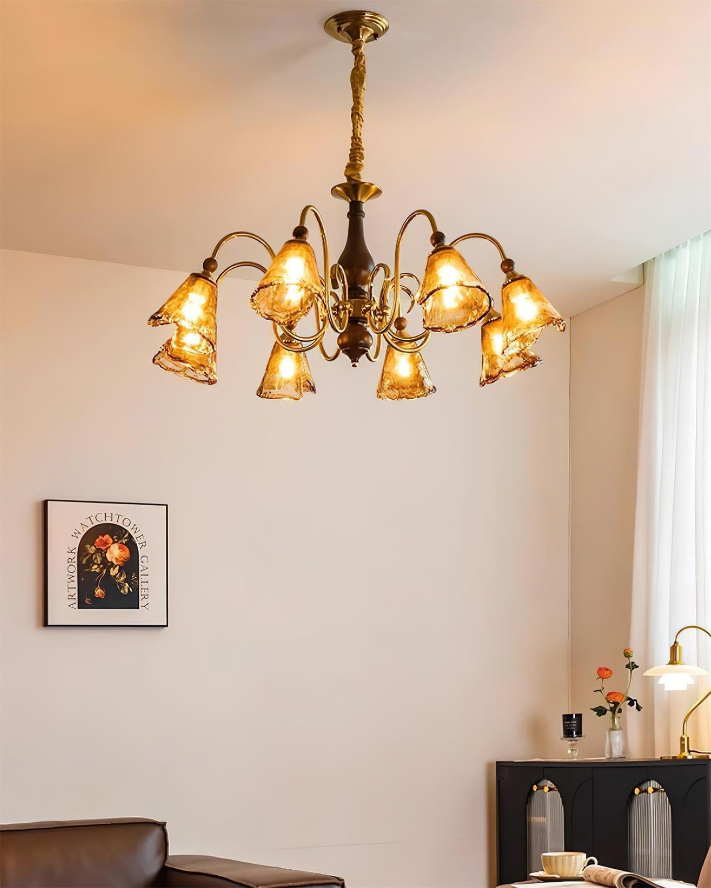 Lustre Aurélie Petal, abat-jour en verre ambré avec bras en laiton courbés