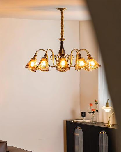 Lustre Aurélie Petal, abat-jour en verre ambré avec bras en laiton courbés