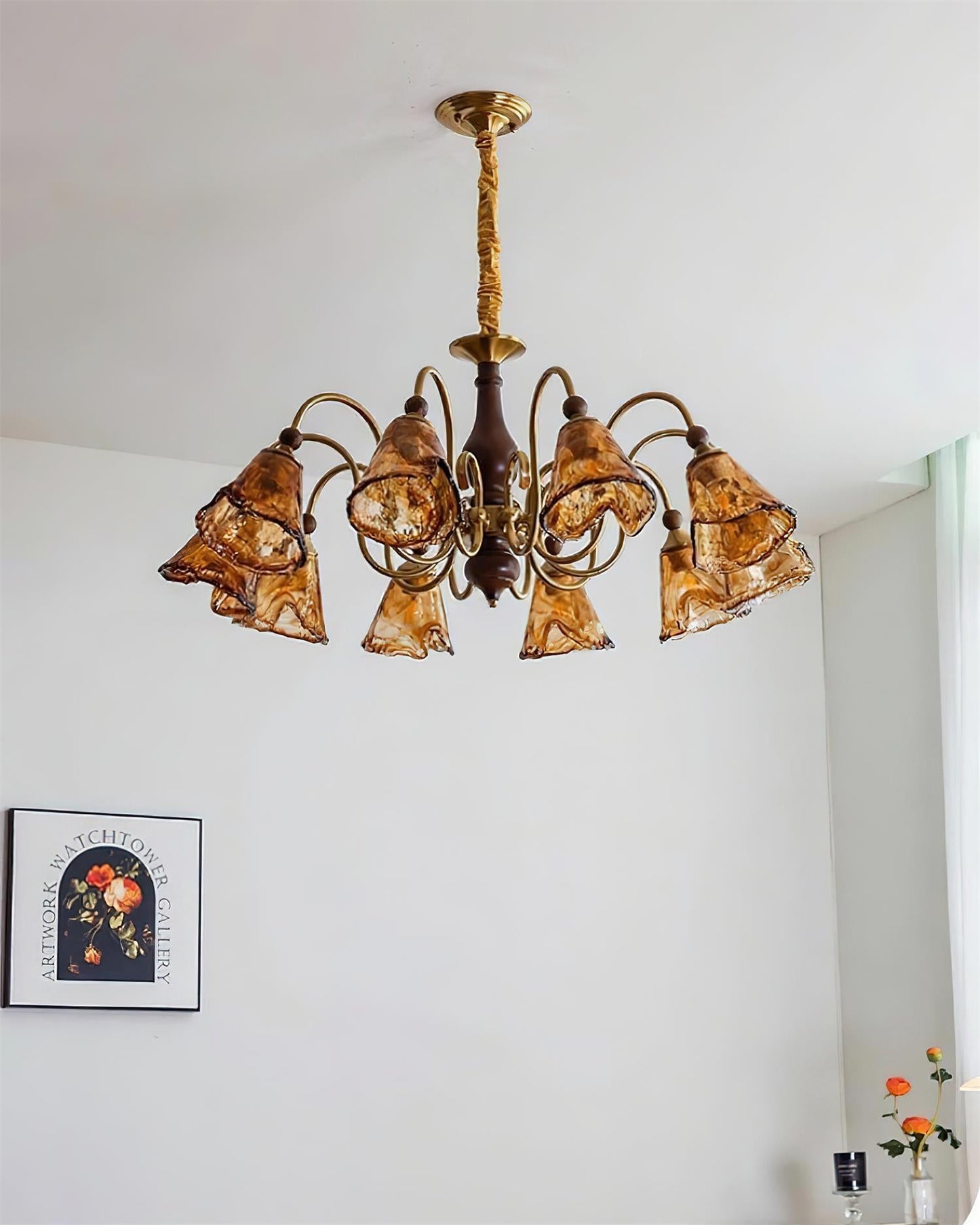 Lustre Aurélie Petal, abat-jour en verre ambré avec bras en laiton courbés