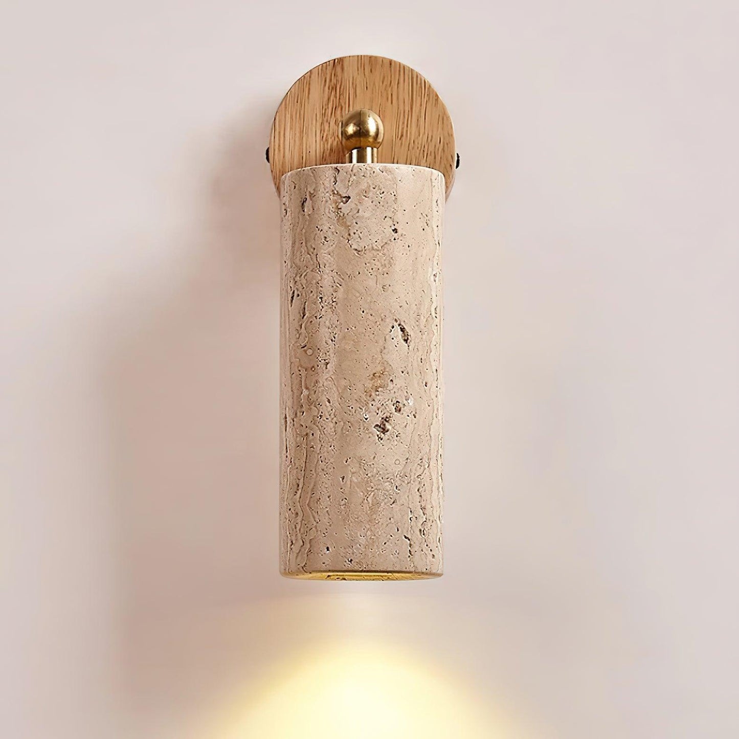Applique murale Solène en travertin avec base en bois et bras métallique réglable