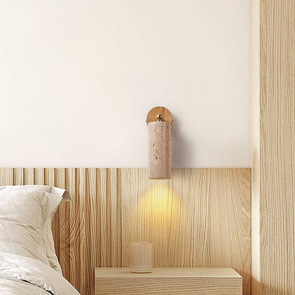 Applique murale Solène en travertin avec base en bois et bras métallique réglable