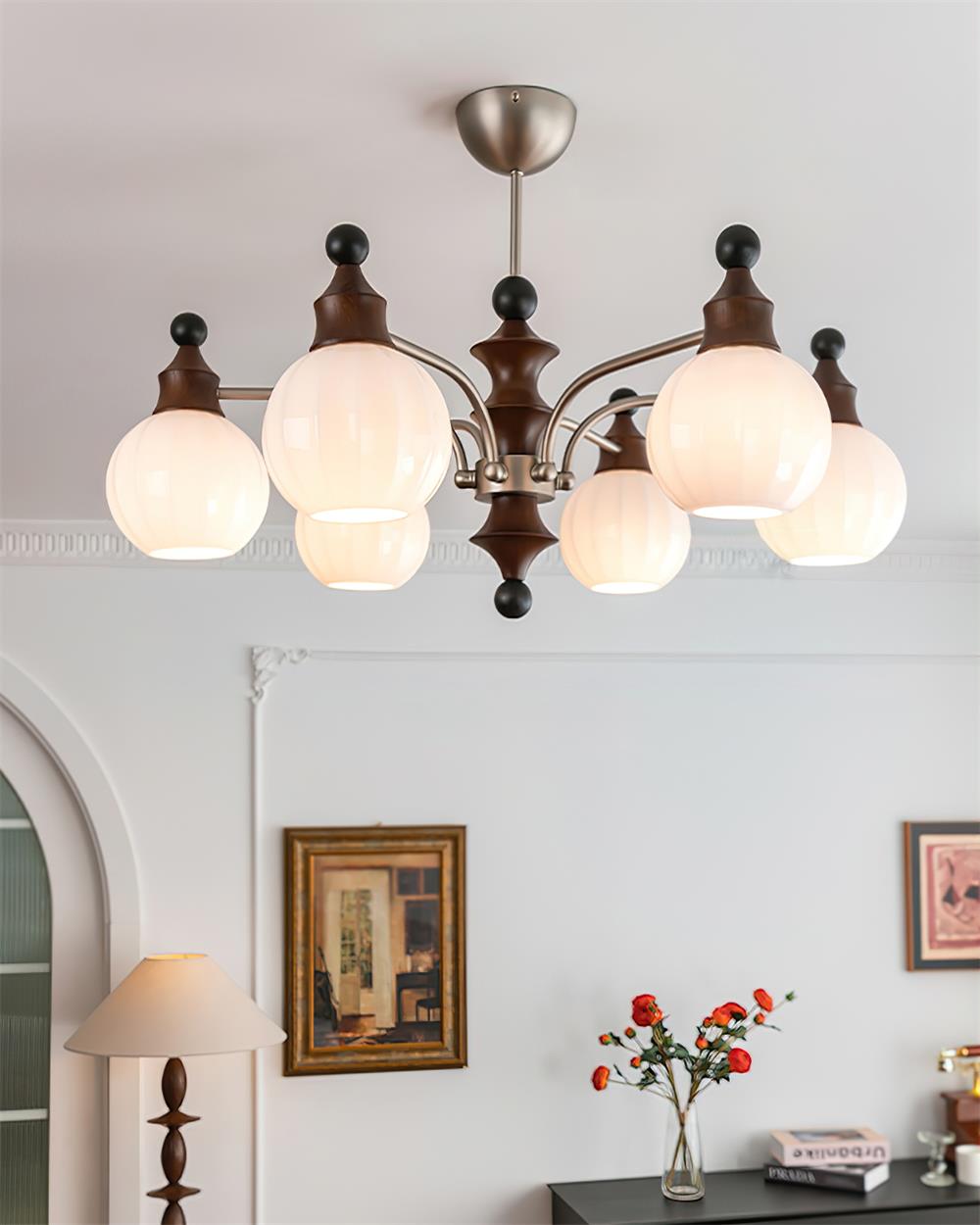 Lustre rond Juliette, globes en verre dépoli avec accents en bois poli