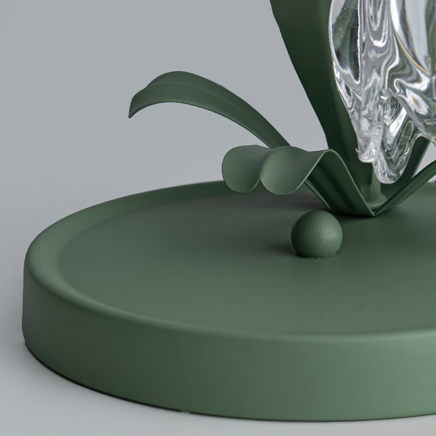 Aurélia Green Flower Table Lamp with Glass Petal Design