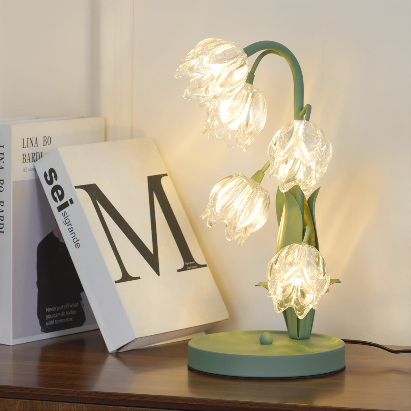 Aurélia Green Flower Table Lamp with Glass Petal Design