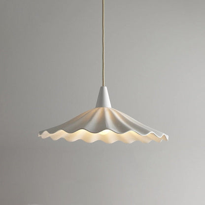 Suspension Sophie en céramique plissée en forme de fleur, coloris blanc émaillé