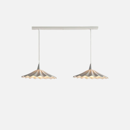 Suspension Sophie en céramique plissée en forme de fleur, coloris blanc émaillé