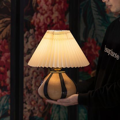 Élina Pleated Cavolo Table Lamp with Fabric and Glass Design