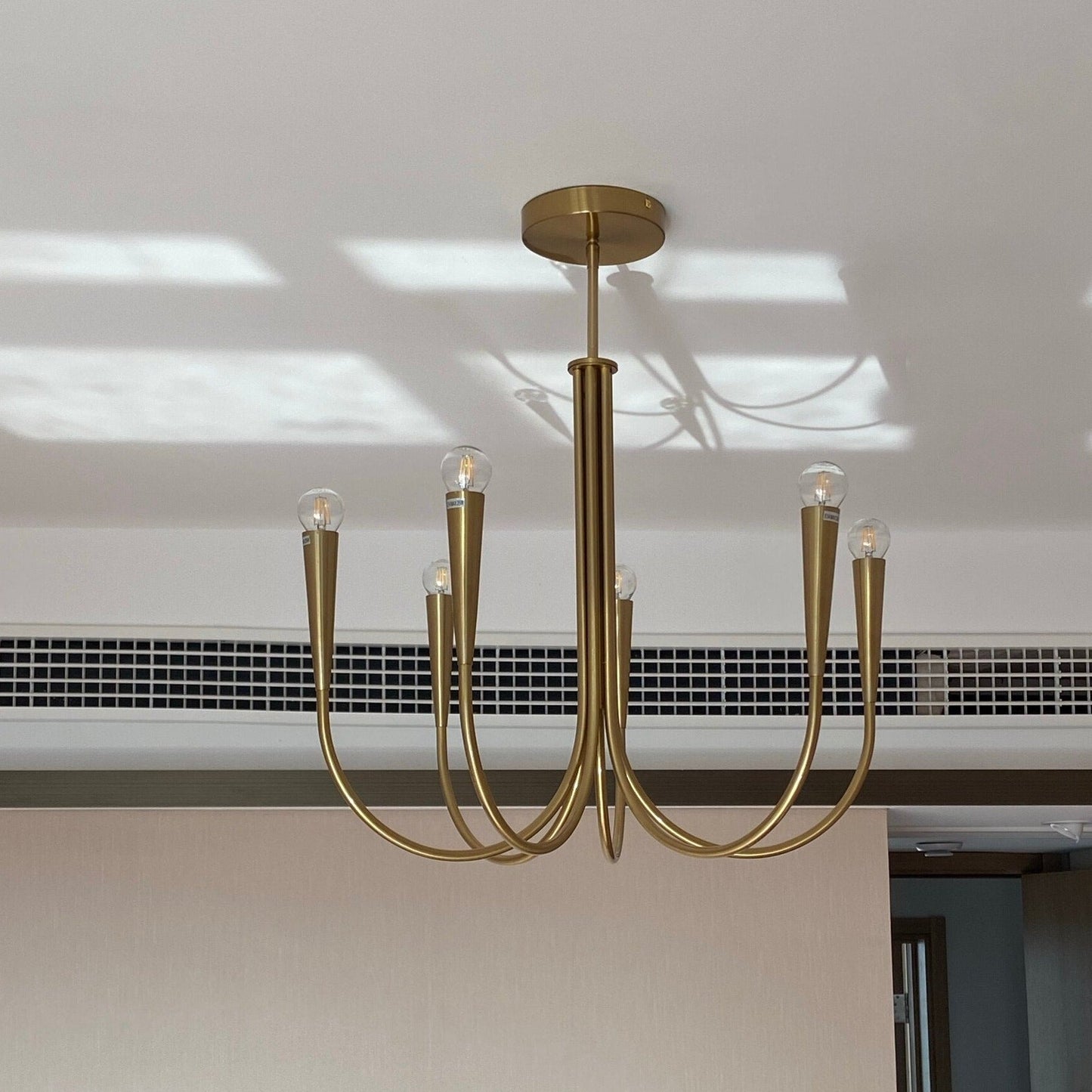Élise Pristine Metal Chandelier Light