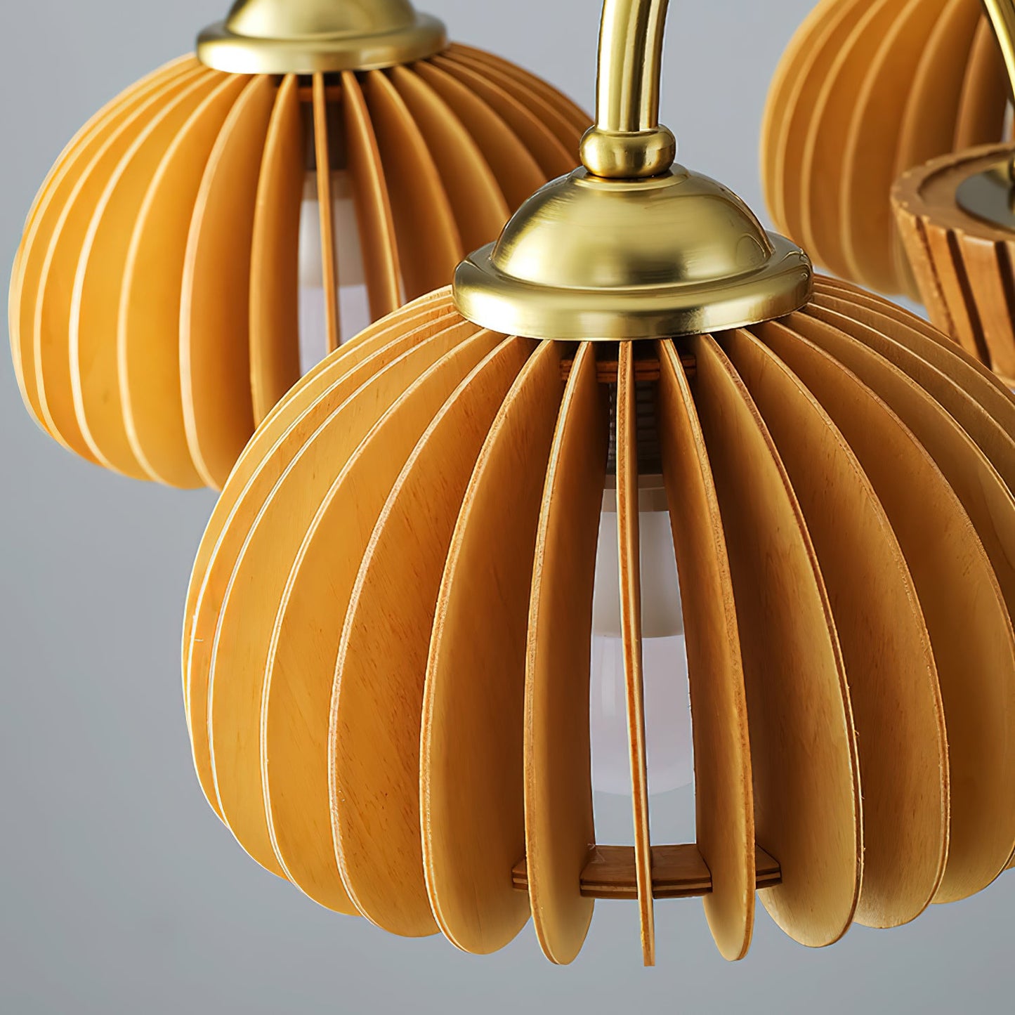 Émilie Chandelier en Bois, Abat-jours Cannelés d'Inspiration Citrouille avec Structure Métallique
