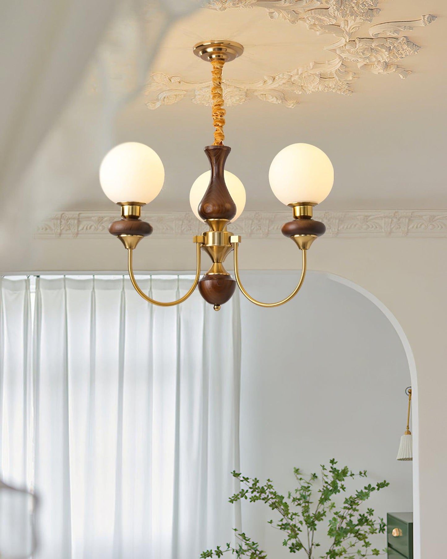 Lustre rétro Colette, abat-jour en verre avec cadre en bois et en métal