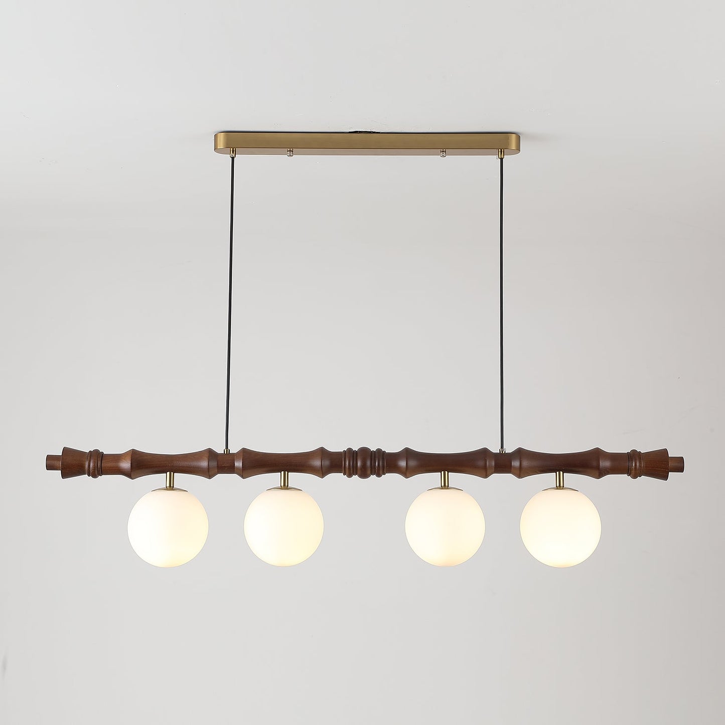 Lustre Céline en bois, poutre en bois sculpté avec globes en verre dépoli