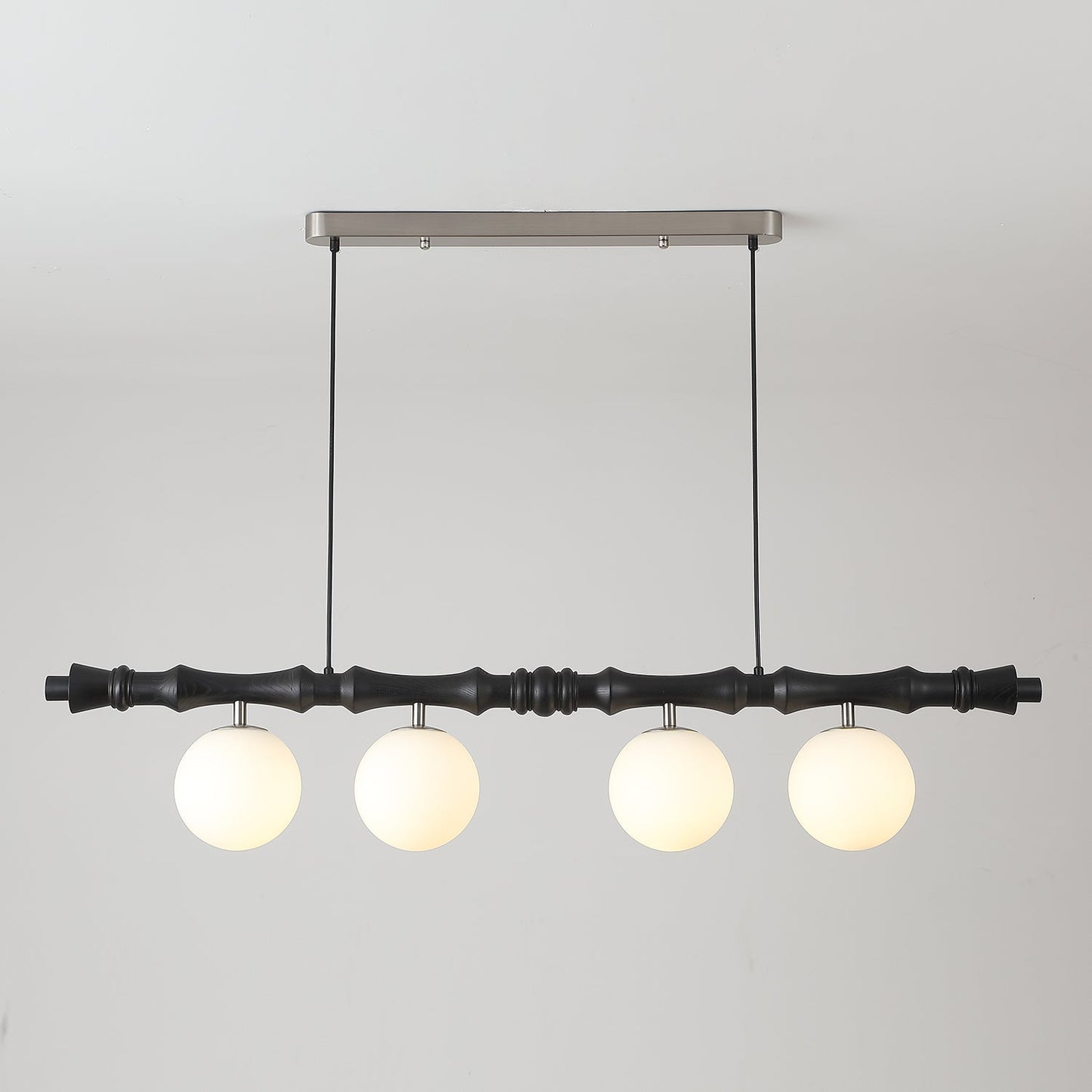 Lustre Céline en bois, poutre en bois sculpté avec globes en verre dépoli